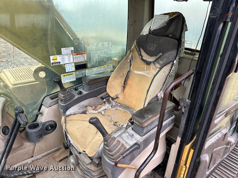 image for item NM9231 2002 Caterpillar 322C L excavator