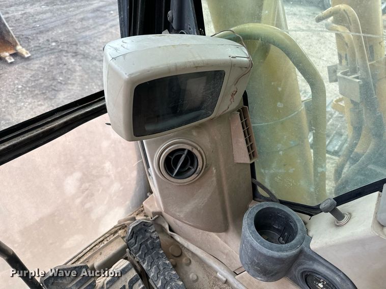 image for item NM9231 2002 Caterpillar 322C L excavator