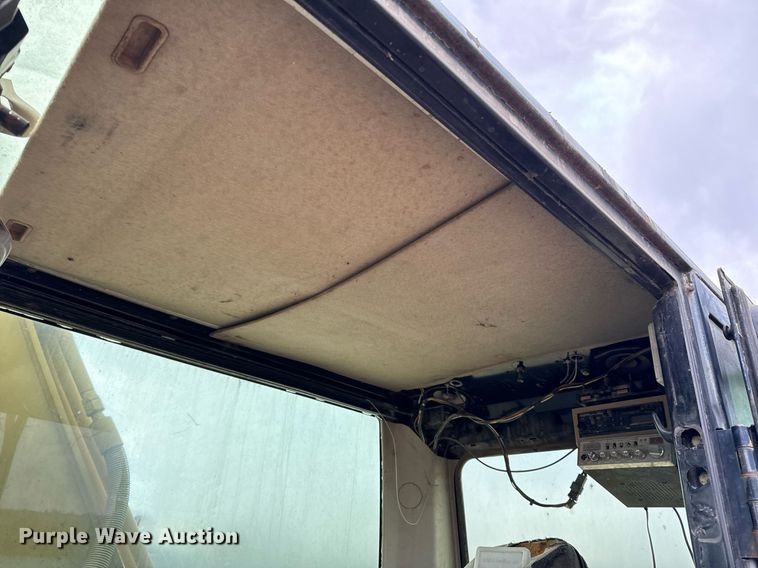 image for item NM9231 2002 Caterpillar 322C L excavator