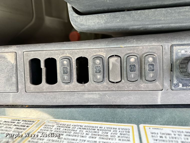 image for item NM9231 2002 Caterpillar 322C L excavator