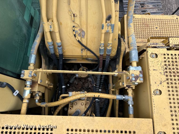 image for item NM9231 2002 Caterpillar 322C L excavator