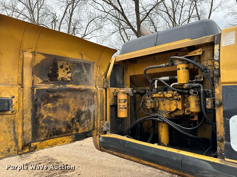 image for item NM9231 2002 Caterpillar 322C L excavator