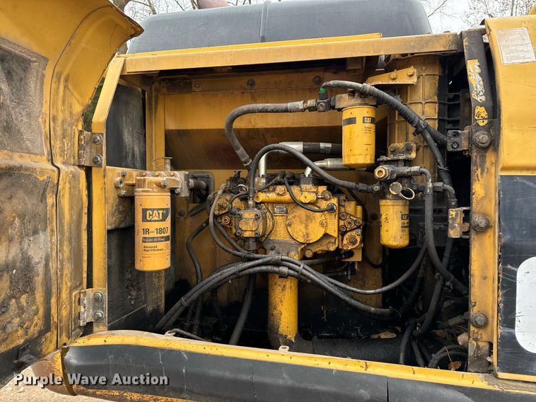 image for item NM9231 2002 Caterpillar 322C L excavator