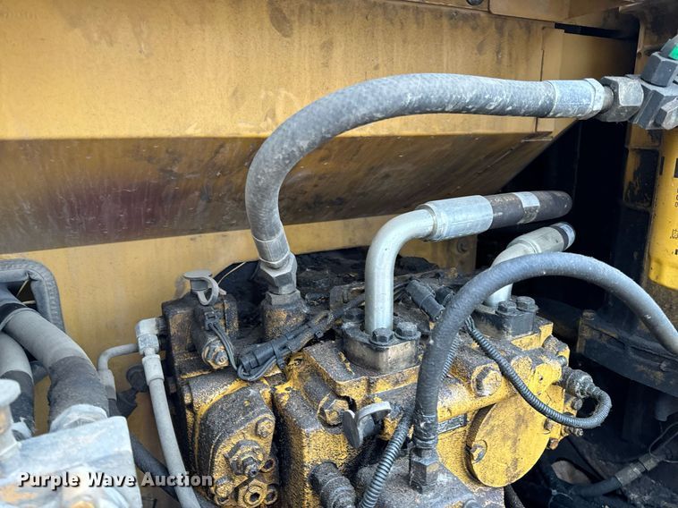 image for item NM9231 2002 Caterpillar 322C L excavator