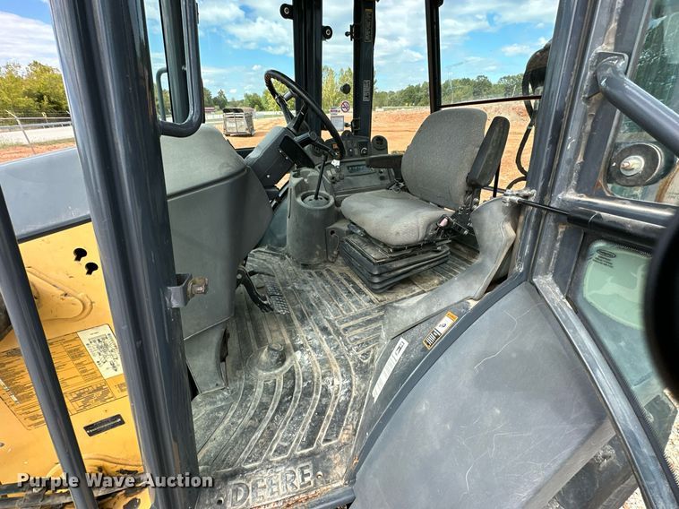 image for item NO9310 2011 John Deere 310J  backhoe