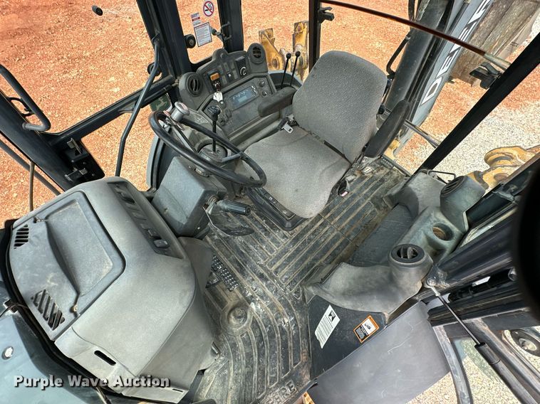 image for item NO9310 2011 John Deere 310J  backhoe