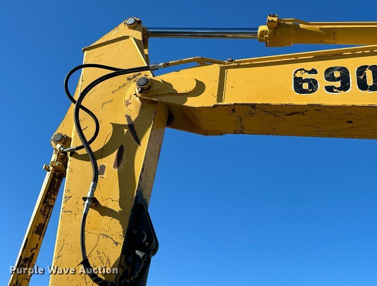 image for item OD9848 1998 John Deere 690E LC  excavator