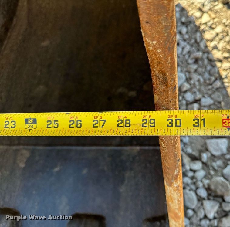 image for item OD9848 1998 John Deere 690E LC  excavator