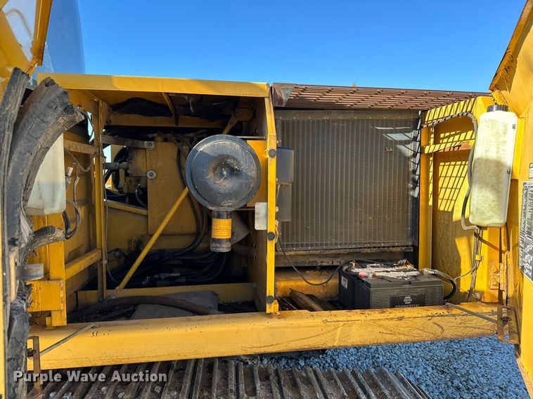 image for item OD9848 1998 John Deere 690E LC  excavator