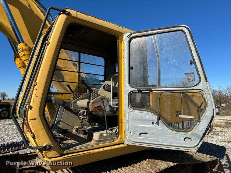 image for item OD9848 1998 John Deere 690E LC  excavator