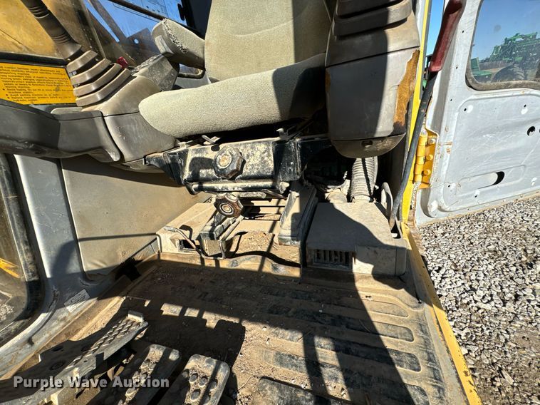 image for item OD9848 1998 John Deere 690E LC  excavator