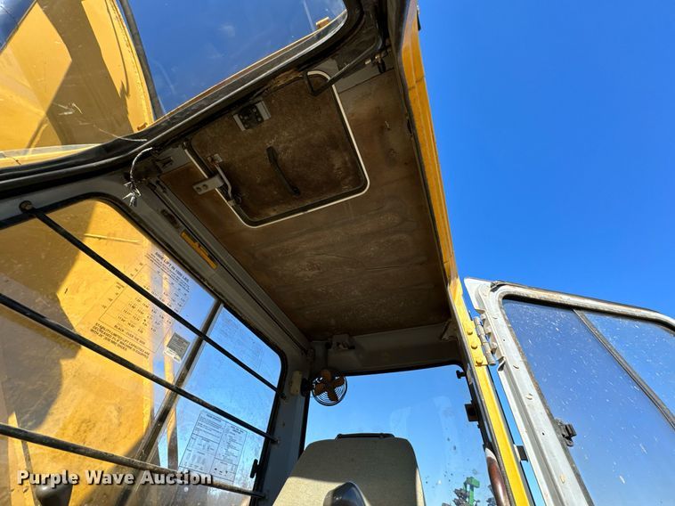 image for item OD9848 1998 John Deere 690E LC  excavator