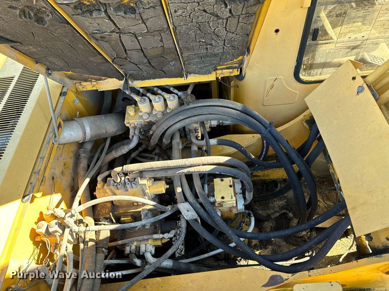 image for item OD9848 1998 John Deere 690E LC  excavator