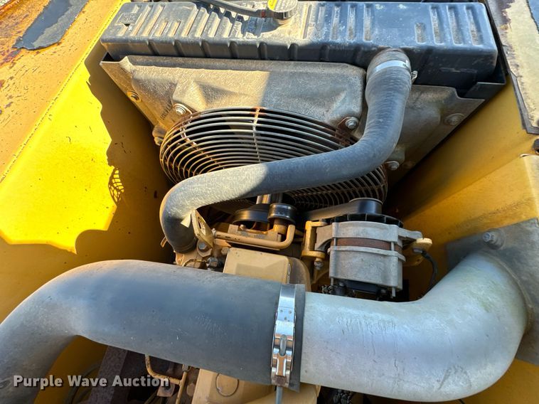 image for item OD9848 1998 John Deere 690E LC  excavator