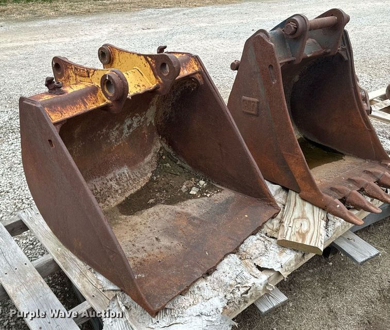 image for item OD9882 Caterpillar  backhoe bucket