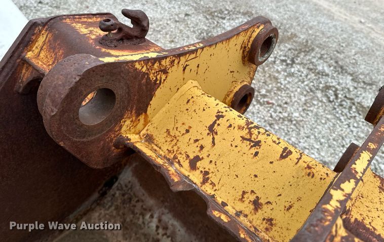 image for item OD9882 Caterpillar  backhoe bucket