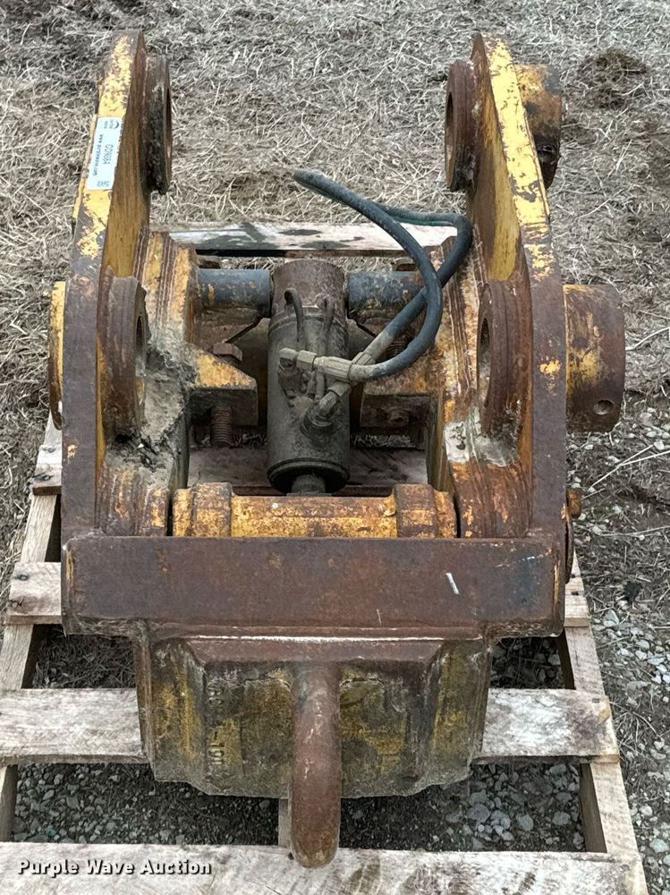 image for item OD9884 JB-Hendrix 325C  Hydraulic Quick Coupler