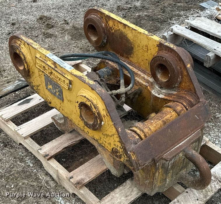 image for item OD9884 JB-Hendrix 325C  Hydraulic Quick Coupler