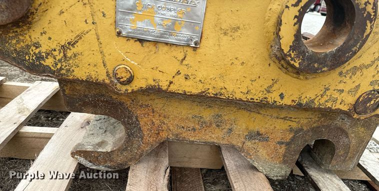 image for item OD9884 JB-Hendrix 325C  Hydraulic Quick Coupler