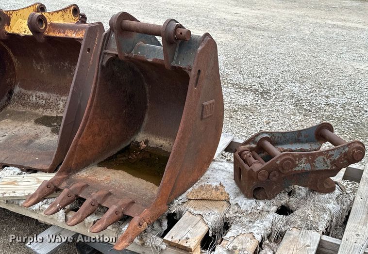 image for item OD9885 Caterpillar  excavator bucket