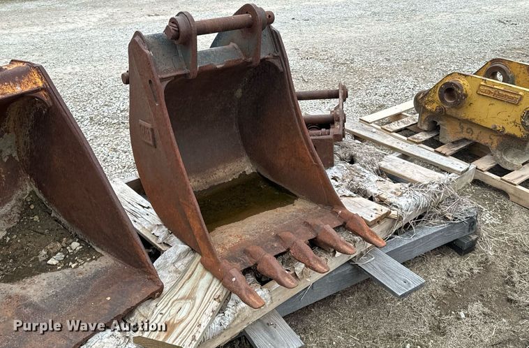 image for item OD9885 Caterpillar  excavator bucket