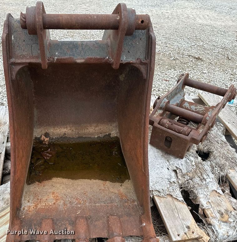 image for item OD9885 Caterpillar  excavator bucket
