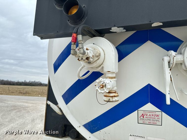 image for item OD9890 2009 International 7400  sewer jetter truck