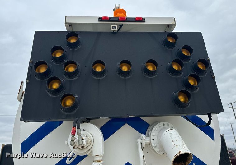 image for item OD9890 2009 International 7400  sewer jetter truck