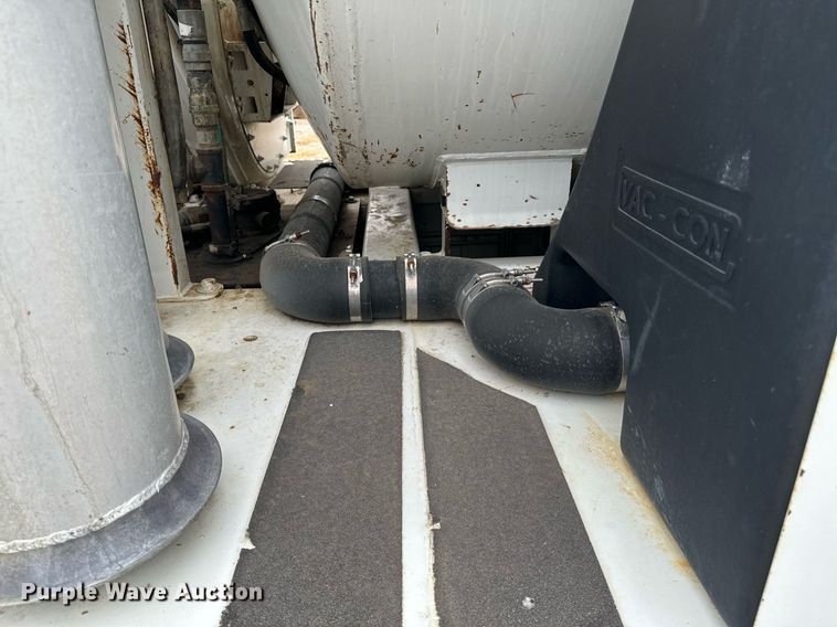 image for item OD9890 2009 International 7400  sewer jetter truck