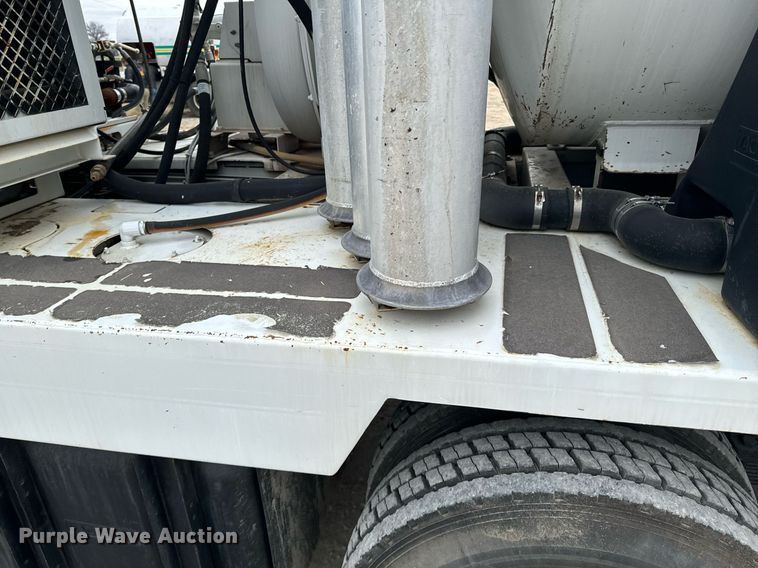 image for item OD9890 2009 International 7400  sewer jetter truck