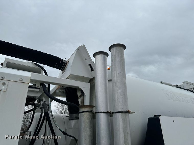 image for item OD9890 2009 International 7400  sewer jetter truck