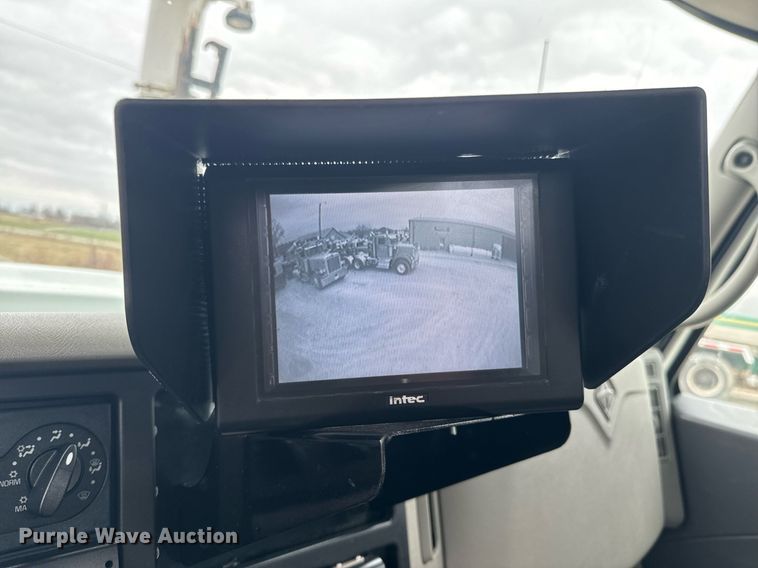 image for item OD9890 2009 International 7400  sewer jetter truck