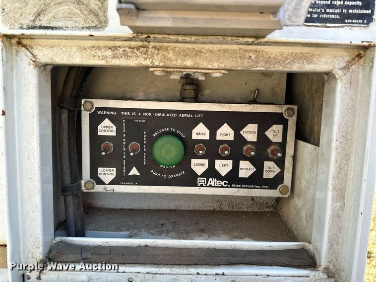 image for item OD9911 1999 Chevrolet 3500 HD bucket truck