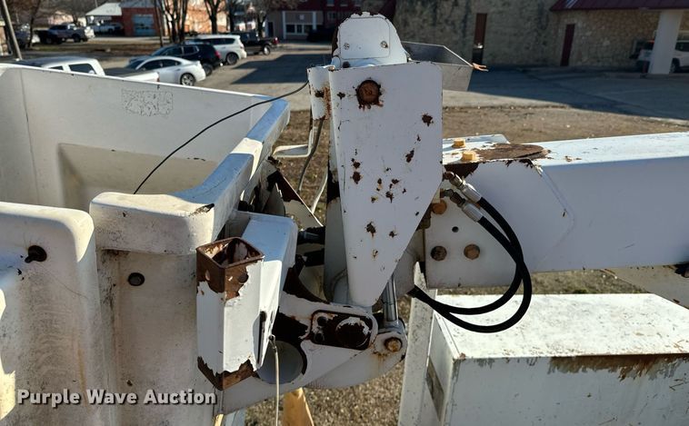 image for item OD9911 1999 Chevrolet 3500 HD bucket truck