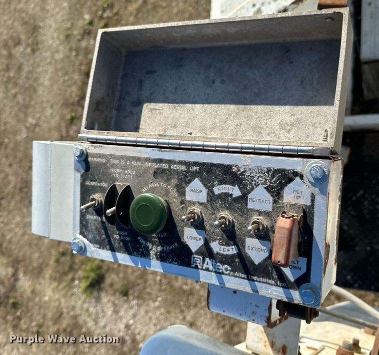 image for item OD9911 1999 Chevrolet 3500 HD bucket truck