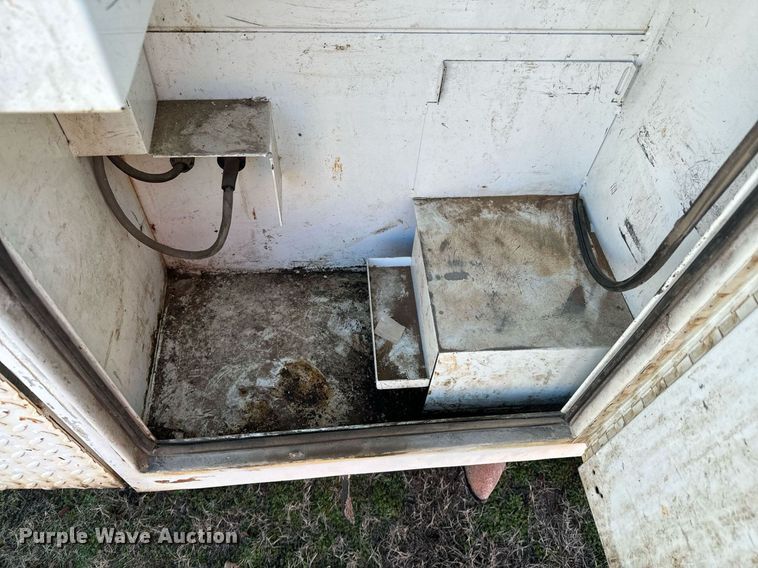 image for item OD9911 1999 Chevrolet 3500 HD bucket truck