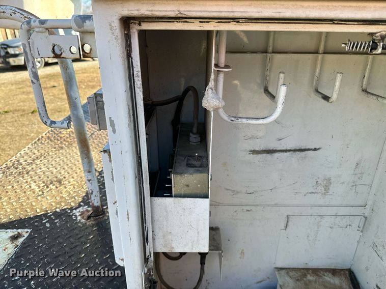 image for item OD9911 1999 Chevrolet 3500 HD bucket truck