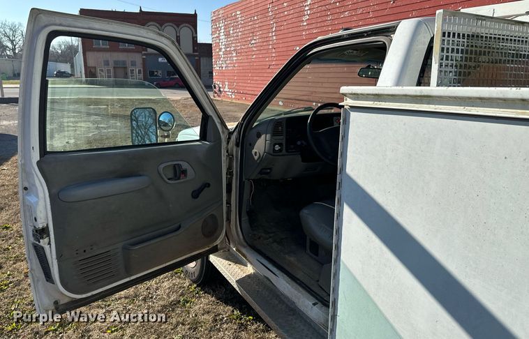 image for item OD9911 1999 Chevrolet 3500 HD bucket truck