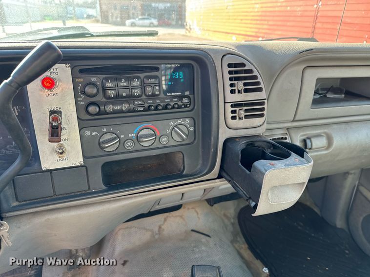 image for item OD9911 1999 Chevrolet 3500 HD bucket truck