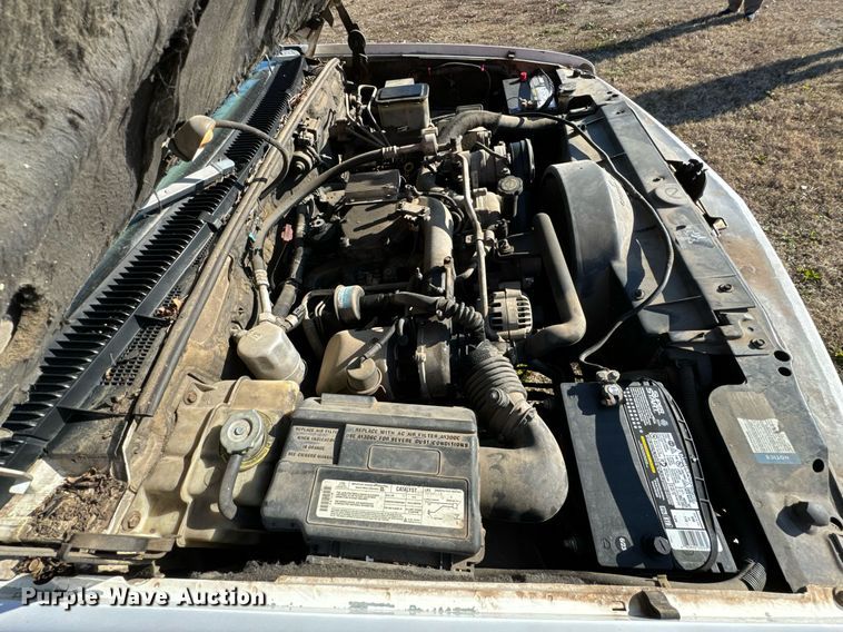 image for item OD9911 1999 Chevrolet 3500 HD bucket truck