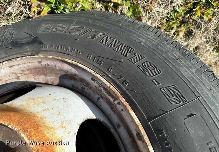 image for item OD9911 1999 Chevrolet 3500 HD bucket truck