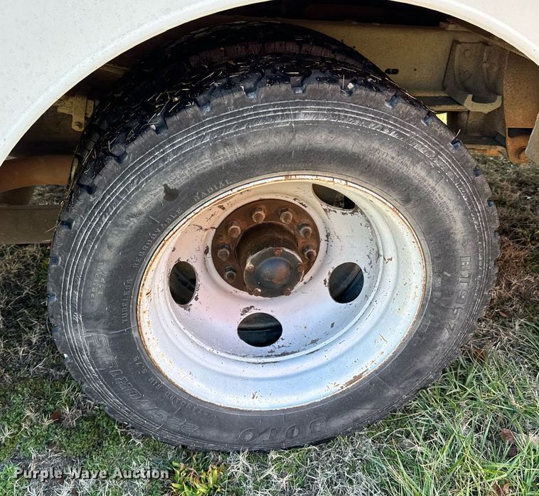 image for item OD9911 1999 Chevrolet 3500 HD bucket truck