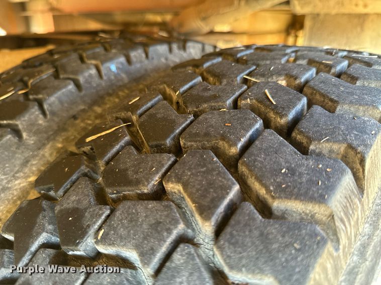 image for item OD9911 1999 Chevrolet 3500 HD bucket truck