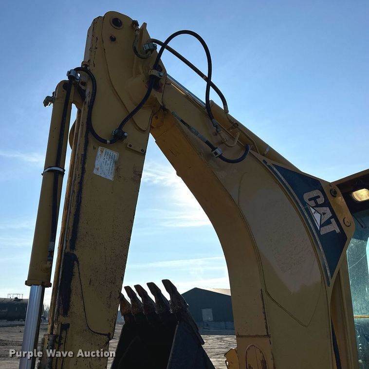 image for item OF9220 2002 Caterpillar 430D  backhoe