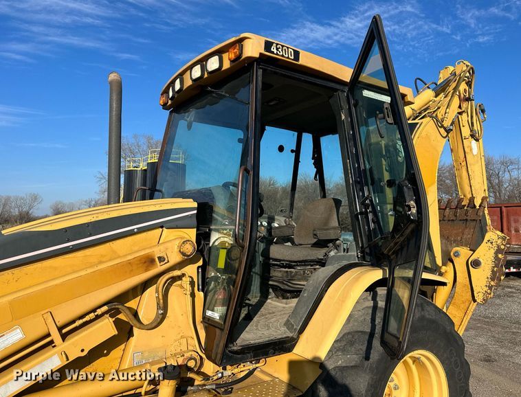 image for item OF9220 2002 Caterpillar 430D  backhoe