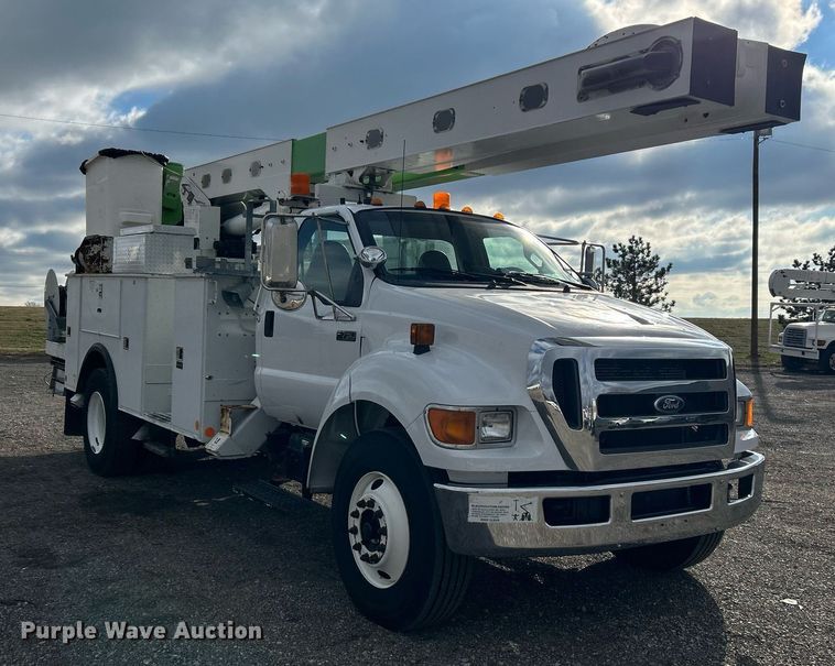 image for item OM9245 2011 Ford F750 Super Duty  bucket truck