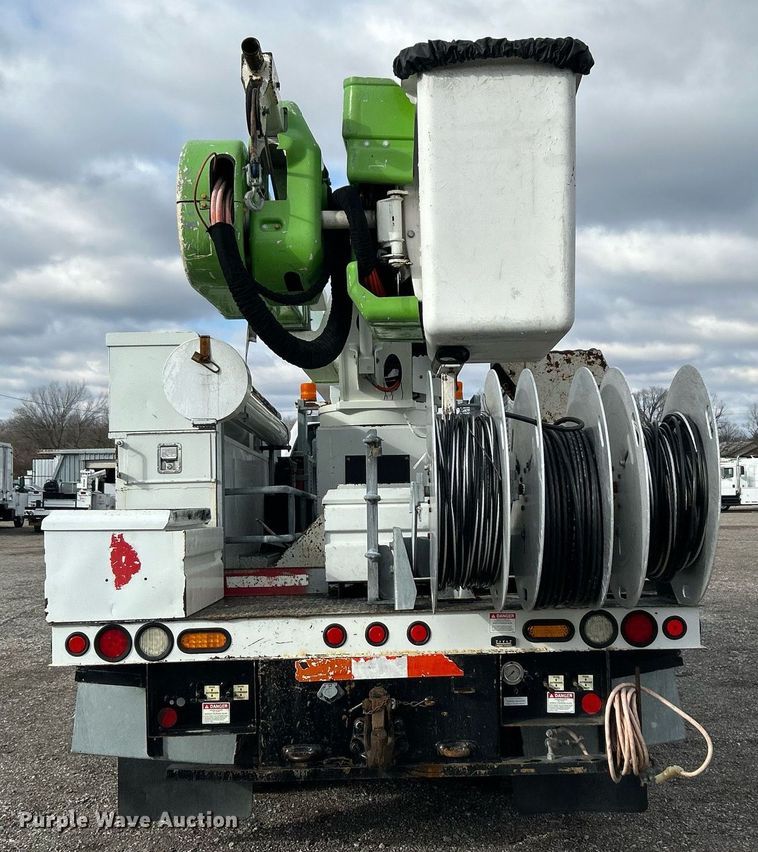 image for item OM9245 2011 Ford F750 Super Duty  bucket truck