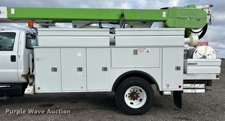 image for item OM9245 2011 Ford F750 Super Duty  bucket truck