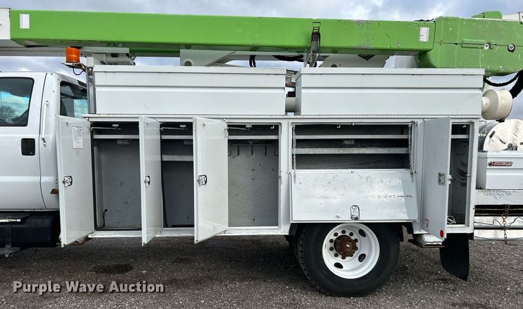 image for item OM9245 2011 Ford F750 Super Duty  bucket truck