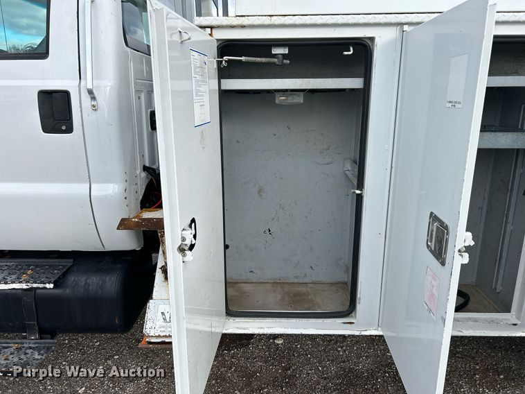 image for item OM9245 2011 Ford F750 Super Duty  bucket truck